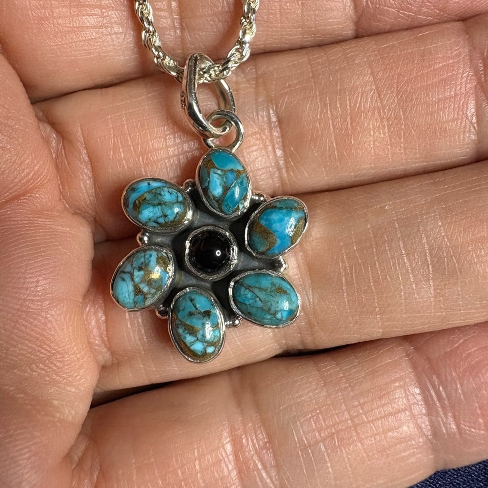 Pendant*Turquoise and 925 Sterling Silver Floral Pendant With Black Onyx Center - Picture 4 of 9